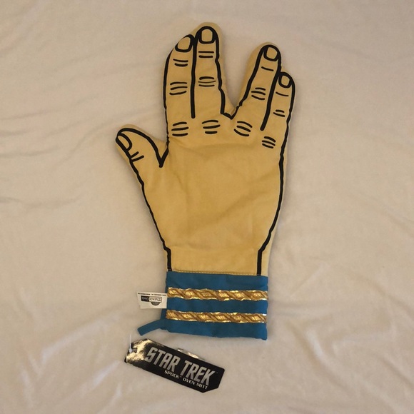 think geek Other - NWT Star Trek Spock Oven Mitt